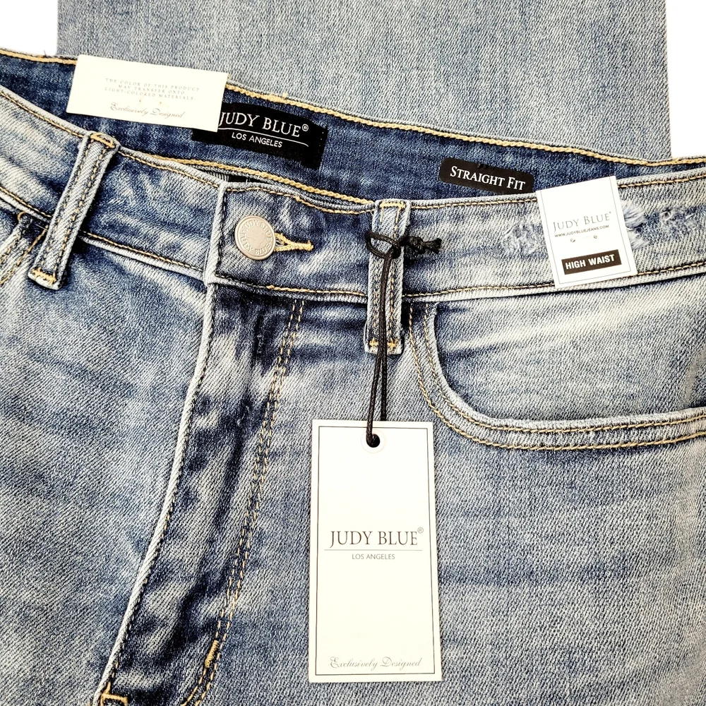 NWT JUDY BLUE High Rise Straight Fit Leg Light Distressed Wash Jeans Size 30 New